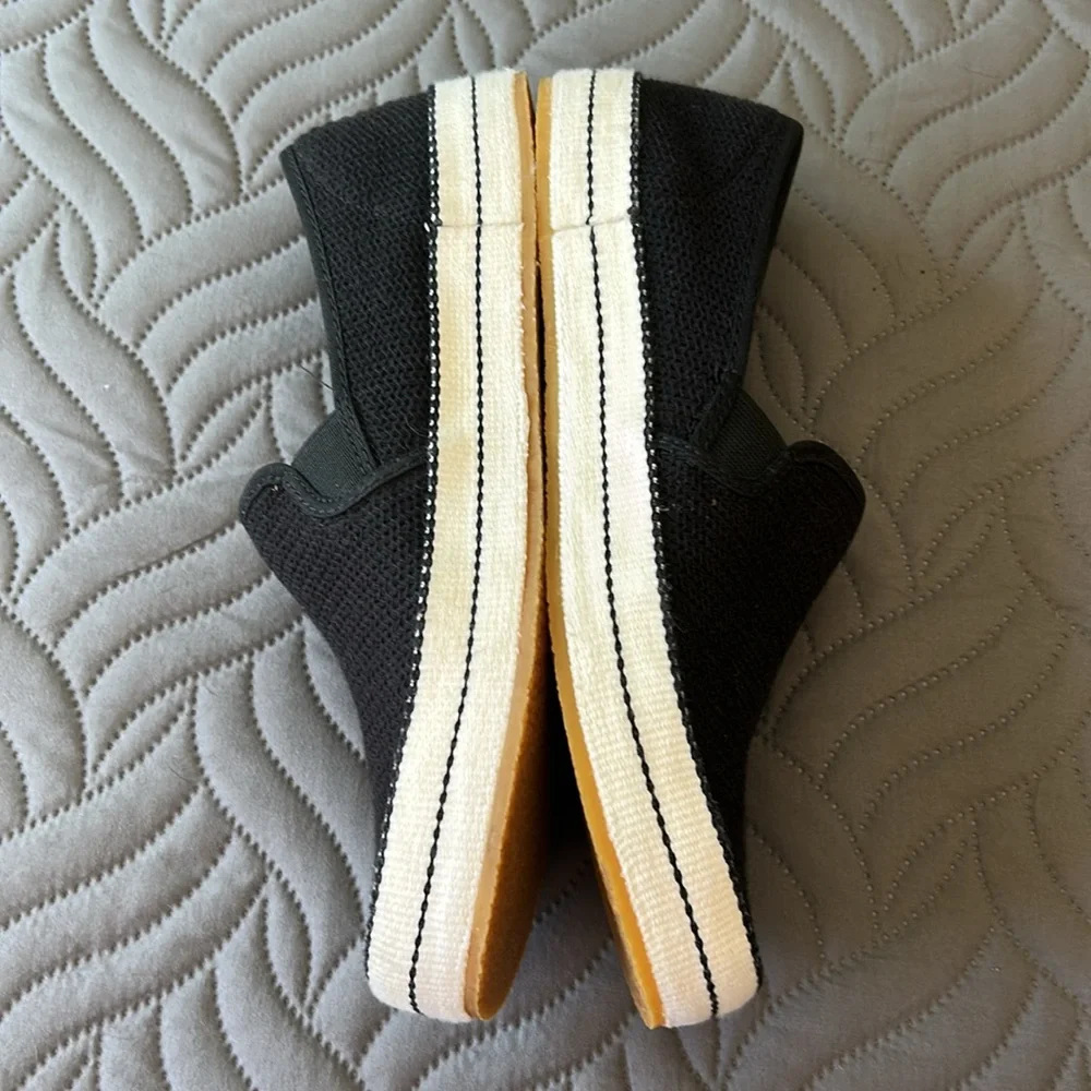 EUC -UGG Black/White Loafers Slip-Ons - Picture 3 of 7